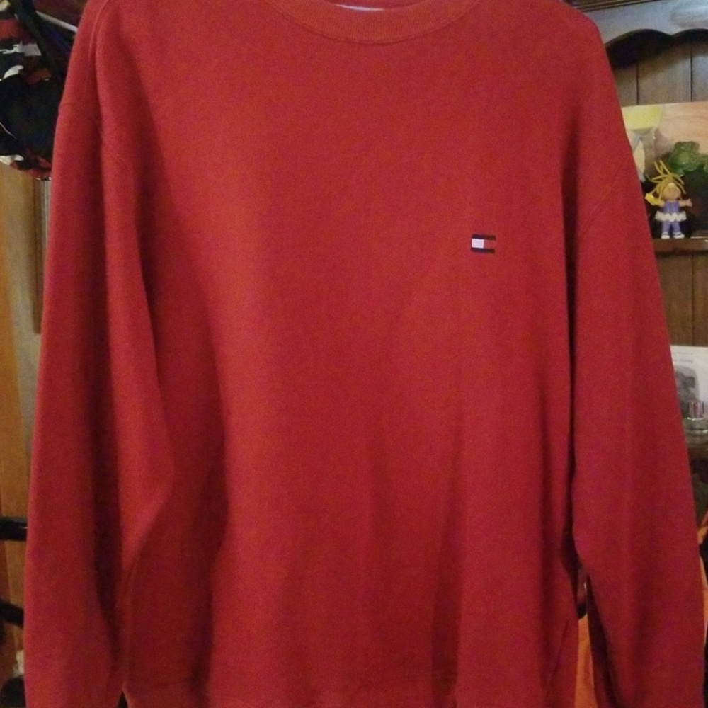 Red Tommy Hilfiger sweat shirt